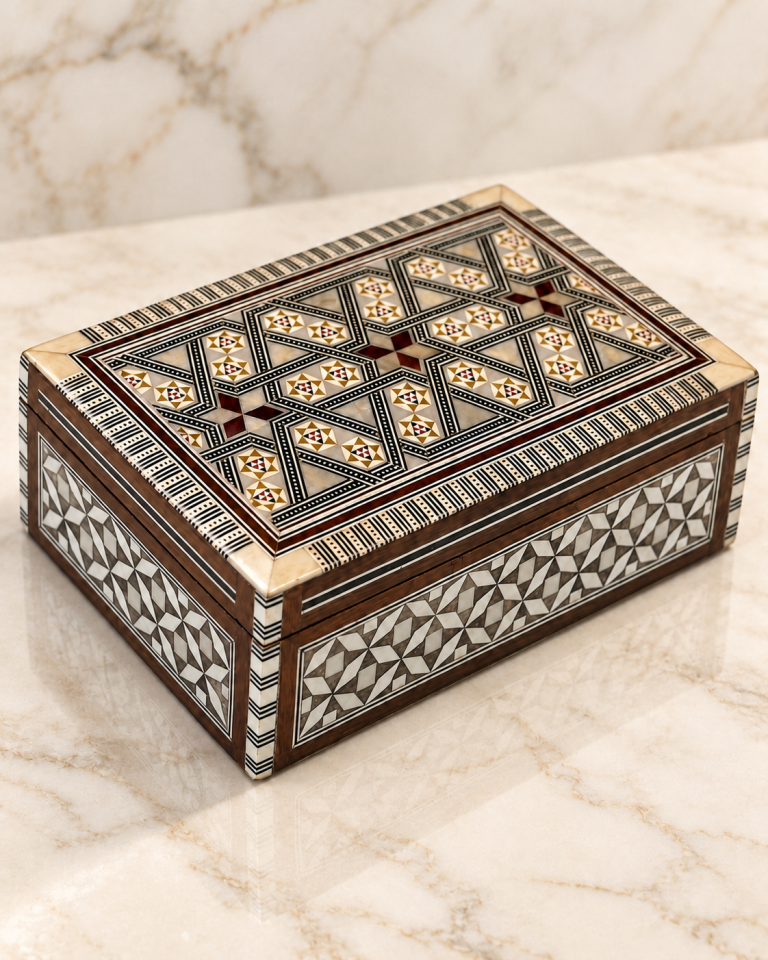 Geometrik Desenli Dikdörtgen Ahşap Sandık Kutu