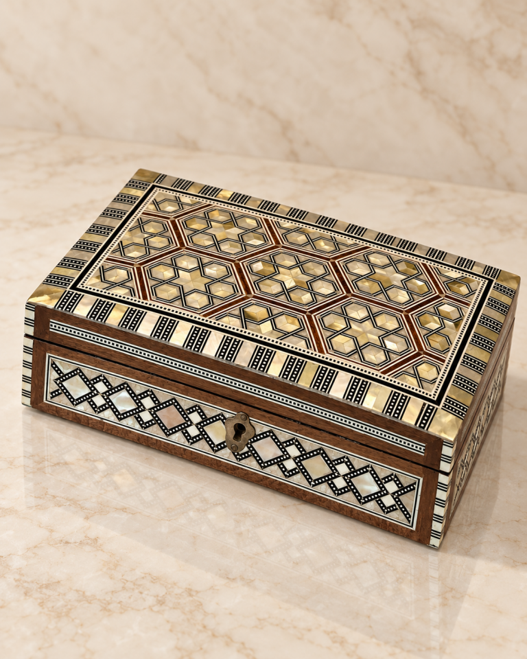 Geometrik Desenli Dikdörtgen Kilitli Ahşap Sandık Kutu