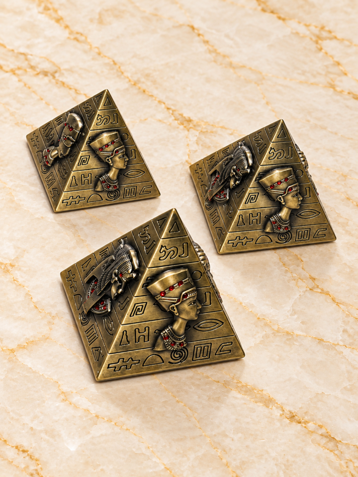 Metal Piramit 1