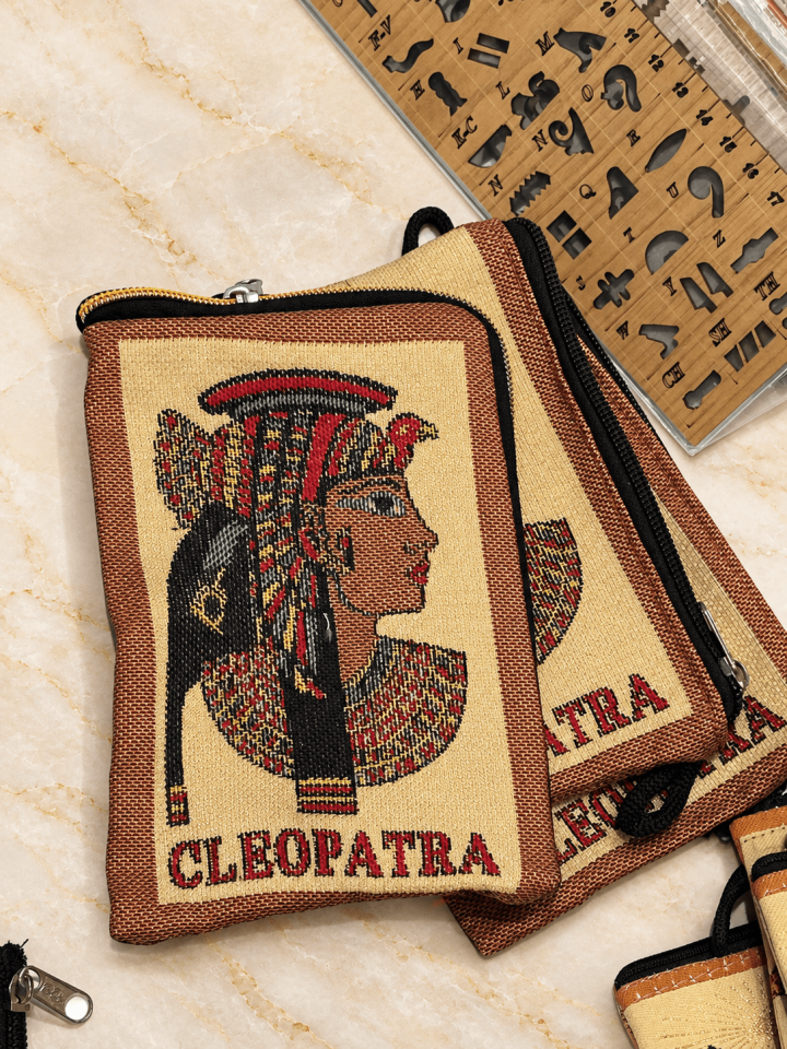 Kleopatra Desenli Fermuarlı Kese Çanta