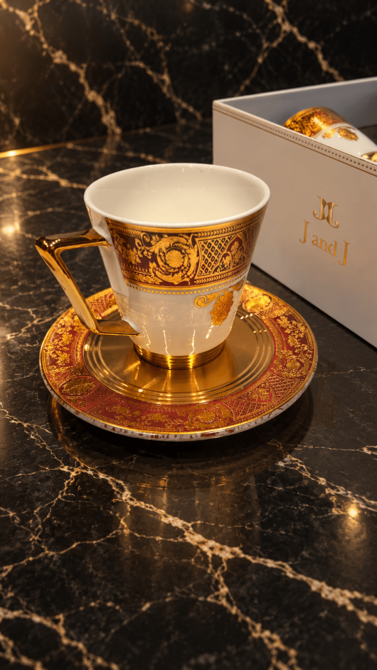 J And J Lüks Özel Tasarım Kırmızı-Altın Desenli Kahve Fincanı Takımı - 6 Kişilik